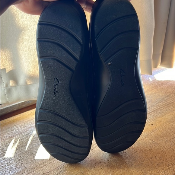 Clarks Black Leather Penny Loafers Flats - Picture 5 of 5